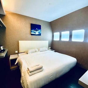 Economy King Room